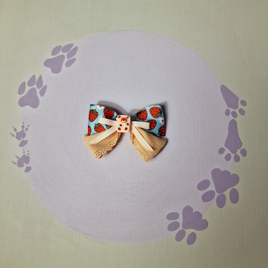 Lots O Strawberries Bow